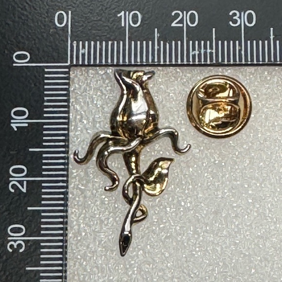 Vtg rosebud pin - Picture 6 of 7